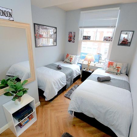 2 Bedroom Flat In Wood Green Piccadilly Line London Luaran gambar