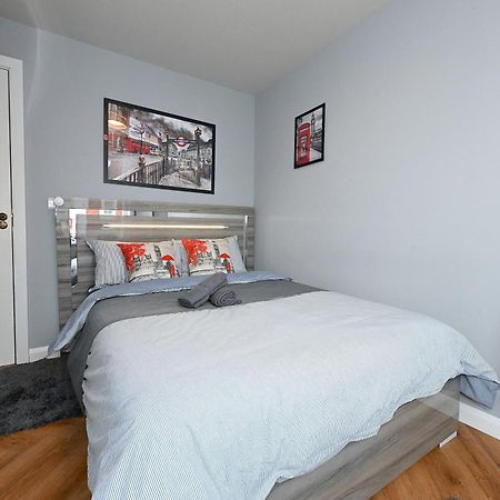 2 Bedroom Flat In Wood Green Piccadilly Line London Luaran gambar