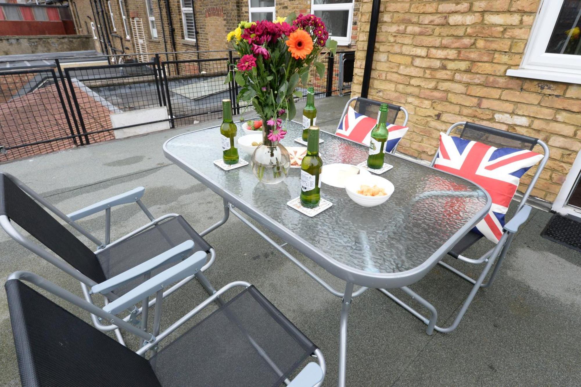 2 Bedroom Flat In Wood Green Piccadilly Line London Luaran gambar